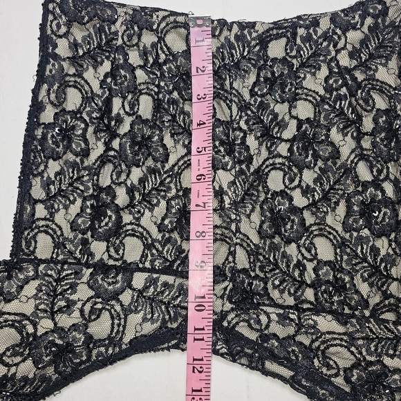 Stenay beaded and lace pants with nudes lining. Size 6. Back zip. - Picture 4 of 11